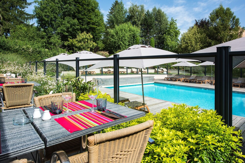 Residence La Reserve — 4-Star Luxury Hotel in Ferney-Voltaire, France