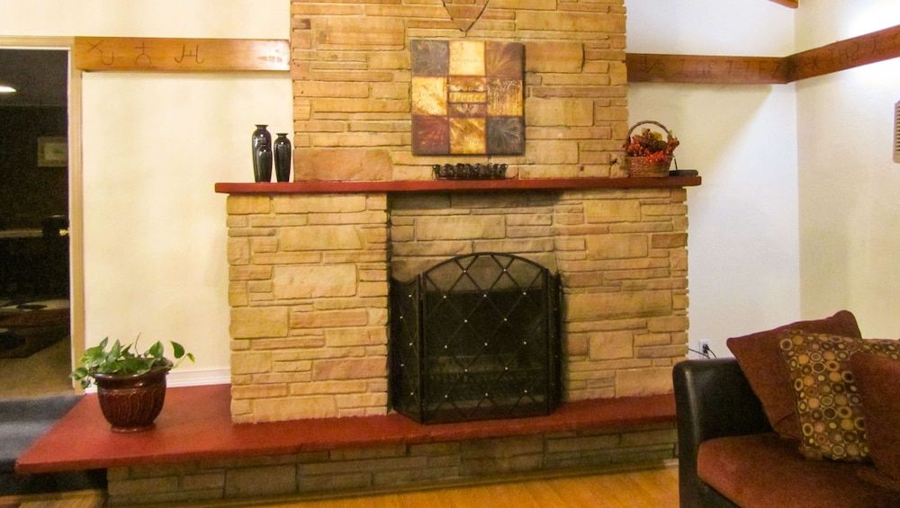 Arrowhead Motel Gillette - photo 25