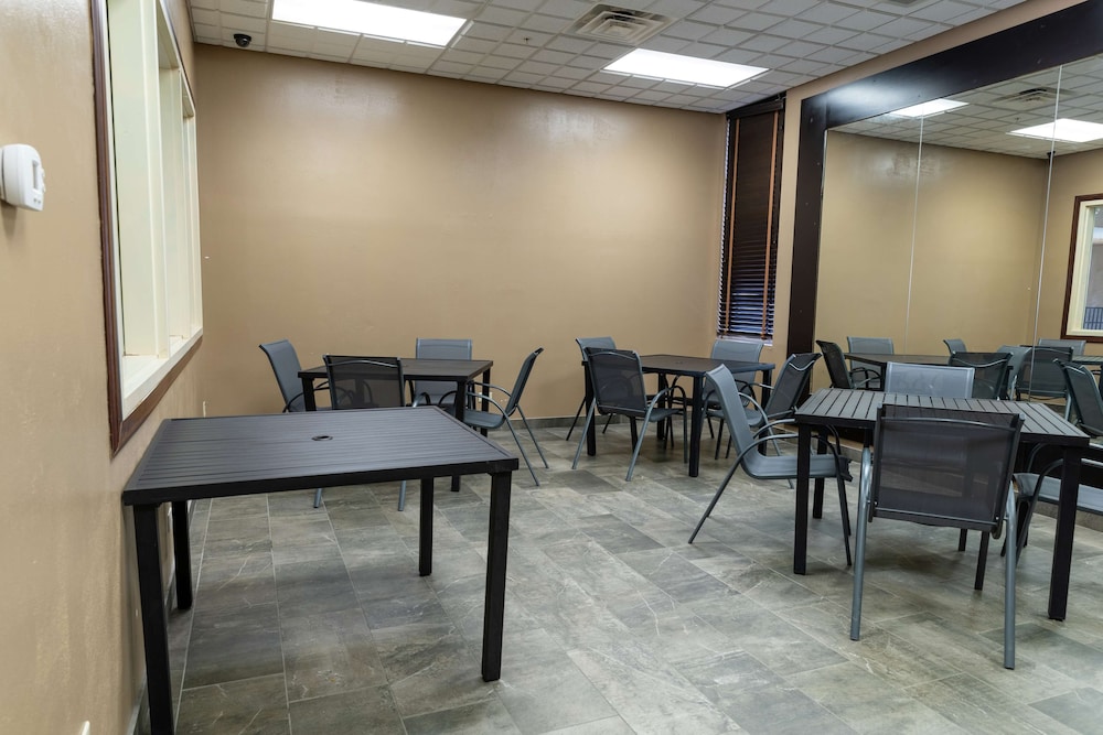 Hilton Garden Inn Des Moines West - photo 67