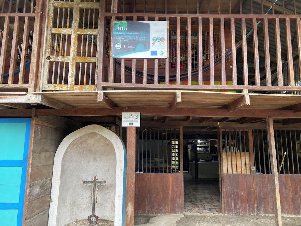 Cabana Hotel La Tita — Nuqui