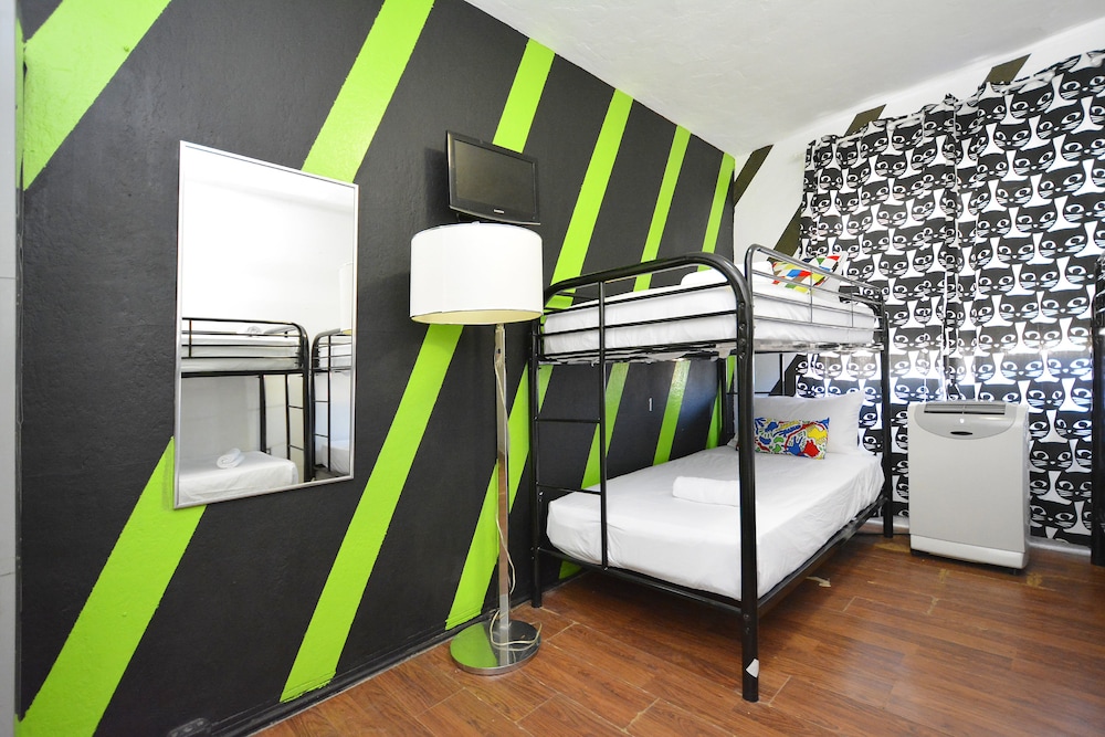 South Beach Rooms and Hostel - photo 9