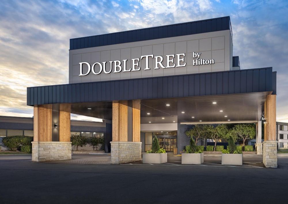 DoubleTree by Hilton Manhattan KS — Manhattan — photo 2