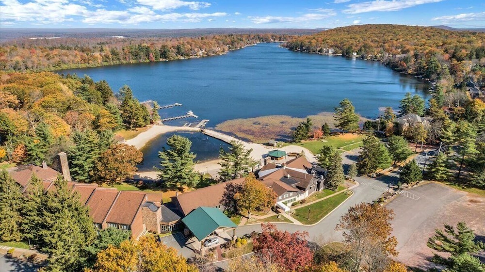 The Lodge Luxury Resort At Lake Harmony - photo 34