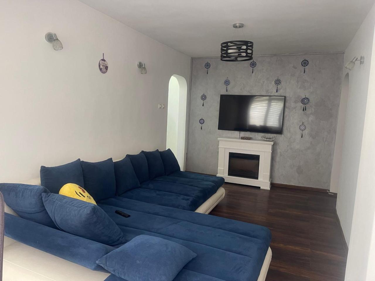 Carlitos apt — 4-Star Luxury Hotel in Ramnicu Valcea, Romania