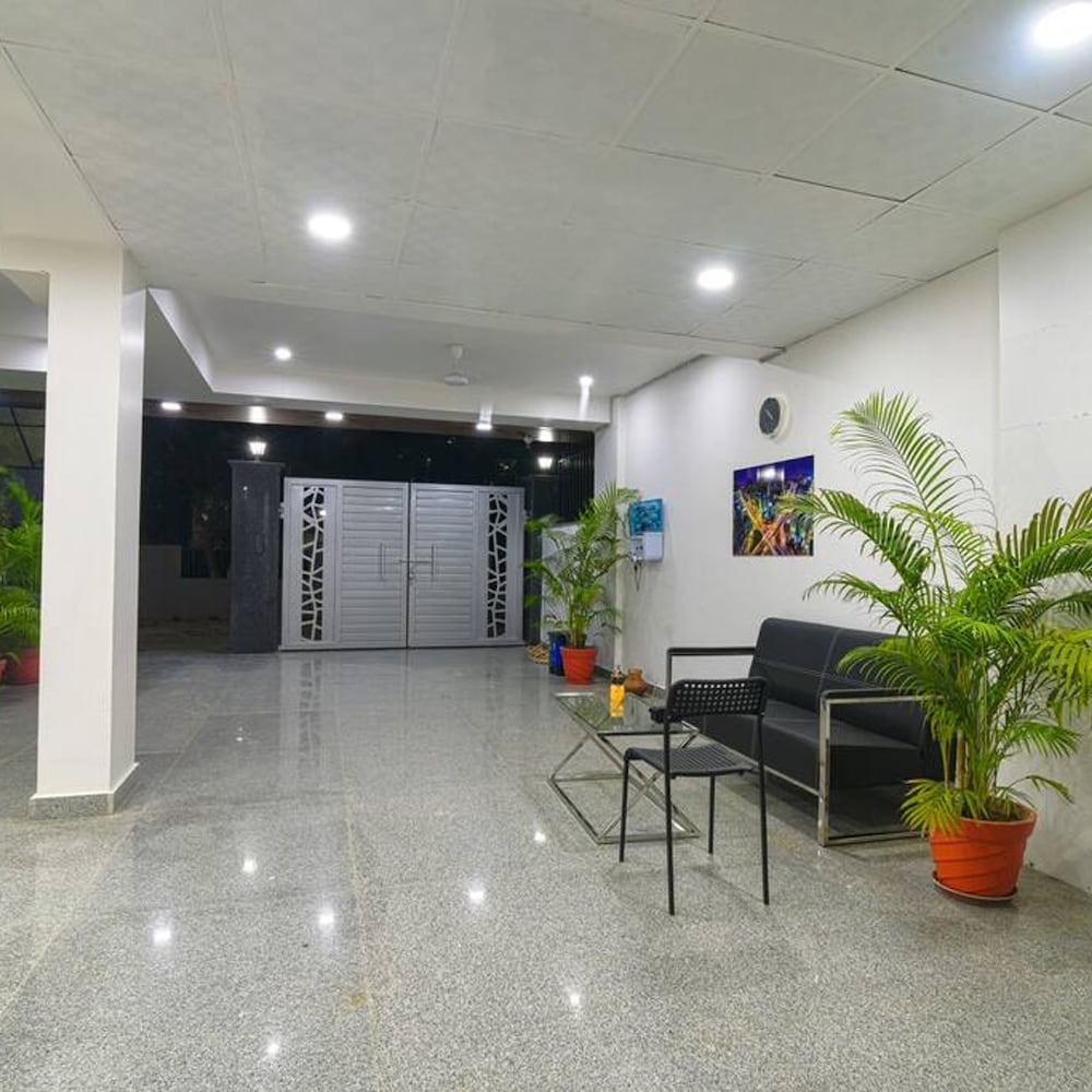 Comfortable 1 Bhk Serviced Apartment w Hill View