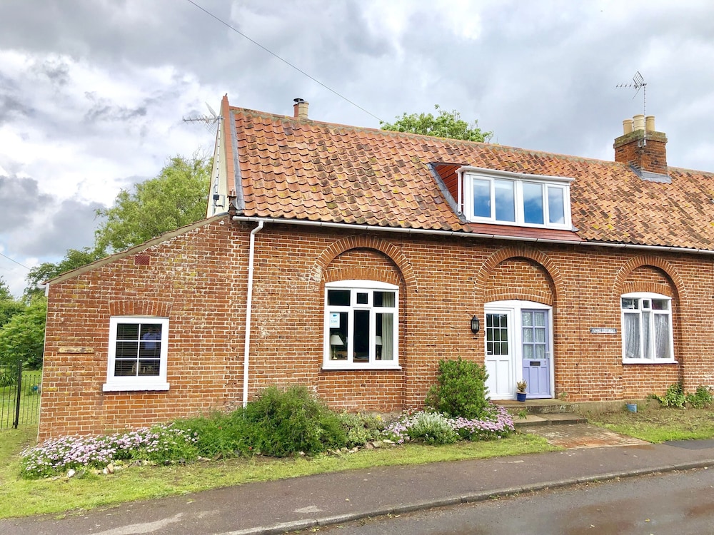 1 Tunns Cottages Rushmere nr Beccles in Beccles, United Kingdom