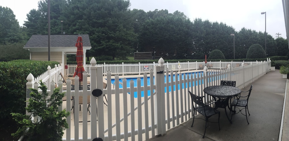 Holiday Inn Express Hotel & Suites Conover by IHG - photo 21