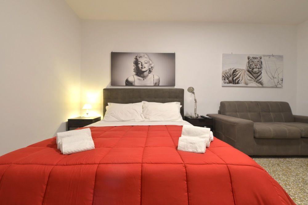 Angioino Rooms - last minute hotel in Naples