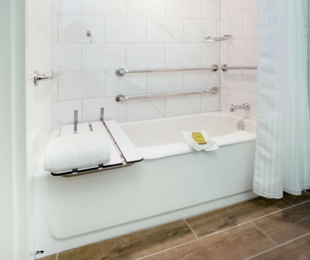 DoubleTree by Hilton Jamestown - photo 7