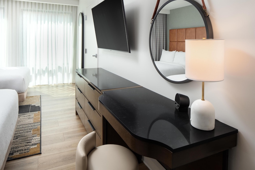 Embassy Suites By Hilton Chattanooga Downtown - photo 26