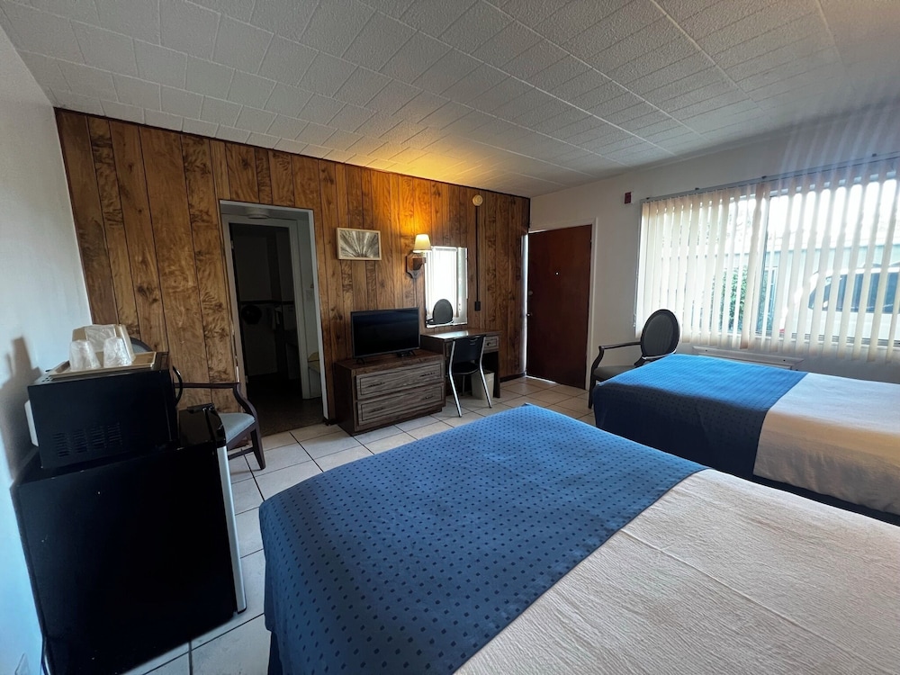 Nocturne Motel - photo 3
