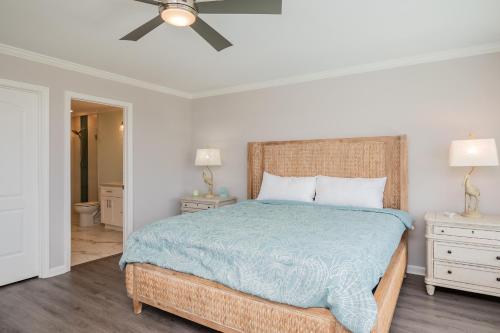 Mermaid Manor by Oak Island Accommodations - photo 4