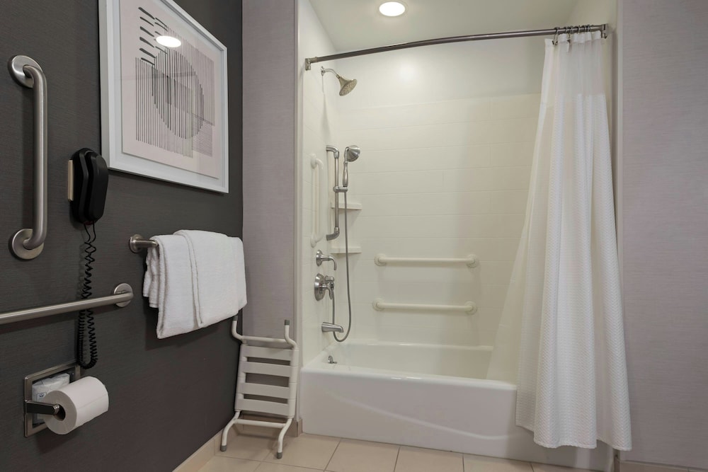 Courtyard by Marriott Long Beach Airport - photo 28