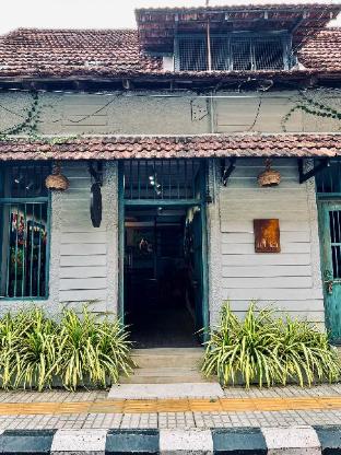 Idha Artists' Gallery Stay with Art