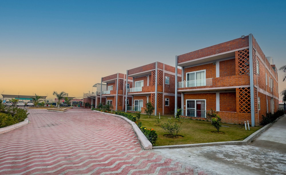 InnBox Farmstay Rajpura Punjab pet-friendly hotel Banur