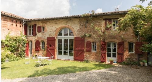 Superbe Longere - carbon neutral hotel in Unknown City
