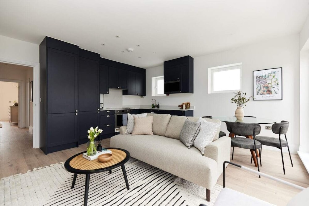 The Wembley Park Wonder Charming 2bdr Flat With Balcony — hotel in Wembley