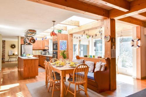 Beautiful private & spacious great location large outdoor stone patio — 4-Star Luxury Hotel in Wellfleet, United States