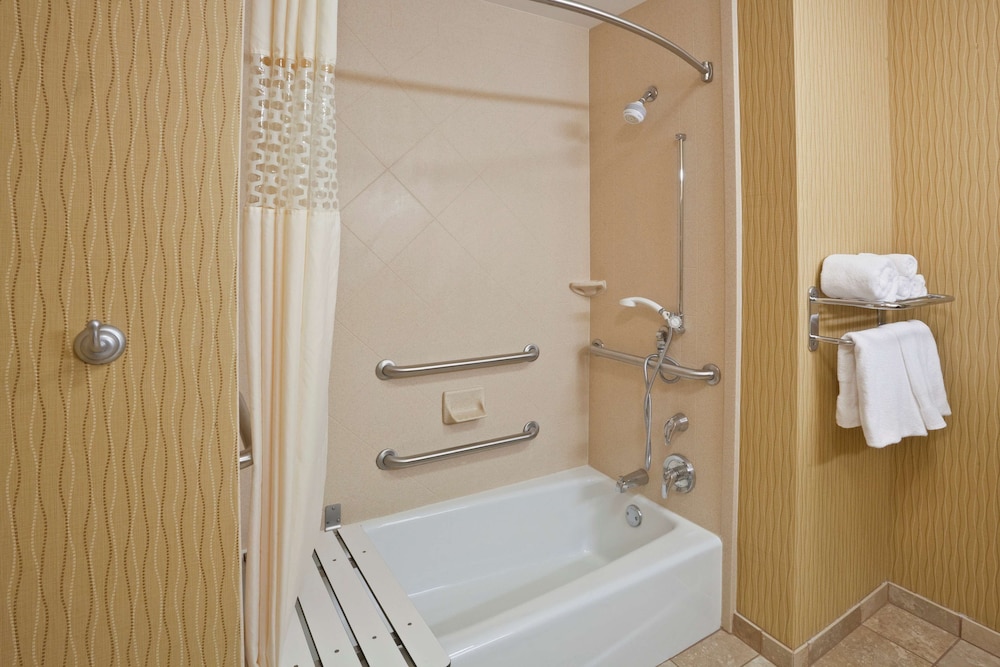 Hampton Inn Matamoras Milford - photo 18