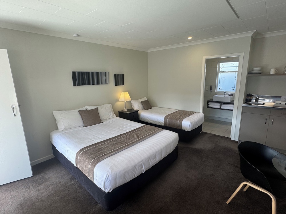 Bristol Motel — hotel in Upper Hutt