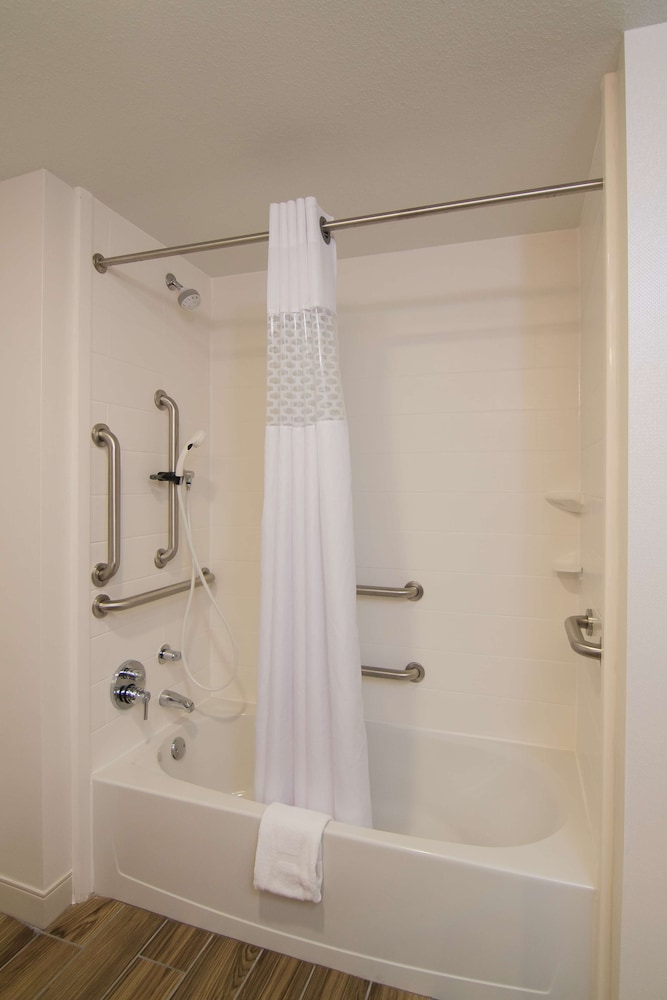 Hampton Inn & Suites Tulsa Downtown - photo 23