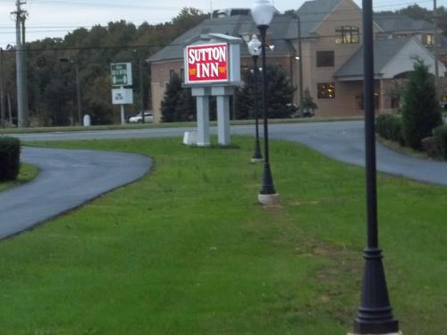 Sutton Inn - photo 6
