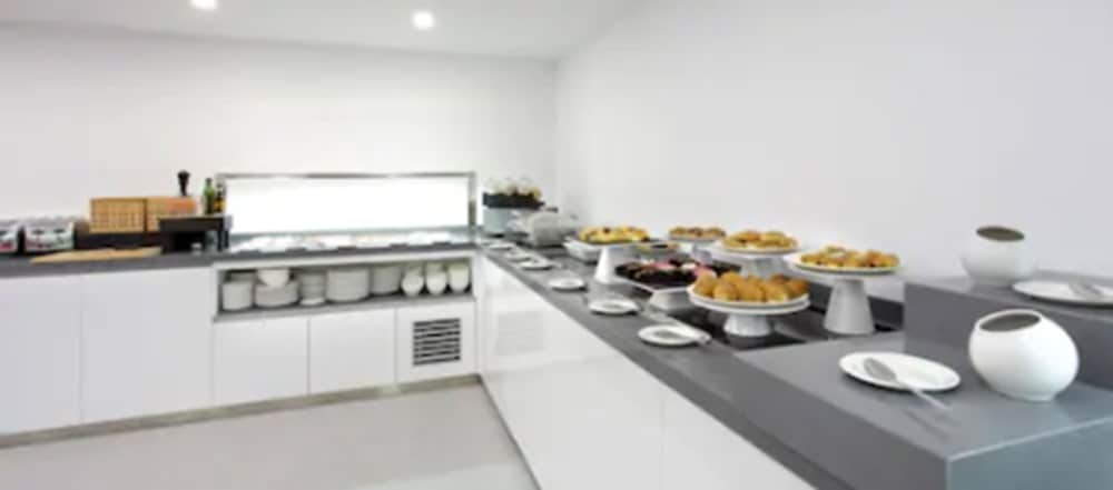 מזון ומשקאות