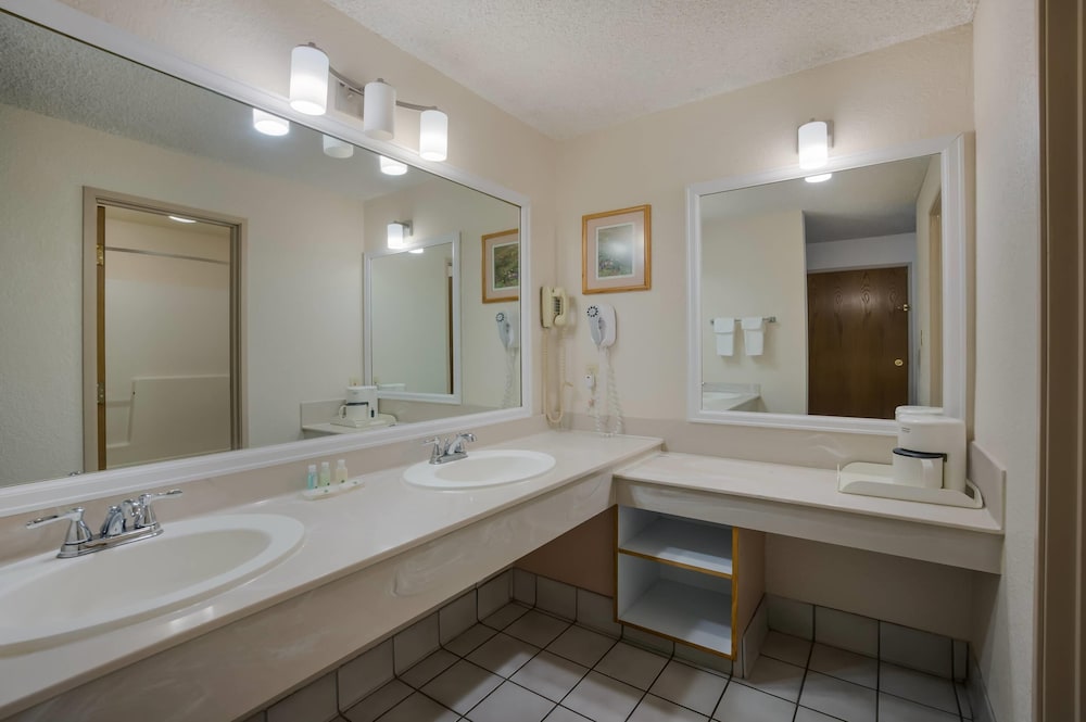 Suburban Studios Canon City - photo 12