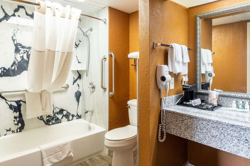 Quality Inn & Suites Corinth West - photo 6