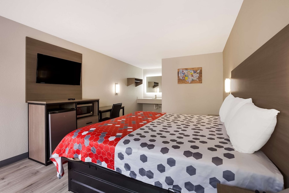 Econo Lodge Mobile Airport Blvd. - photo 12