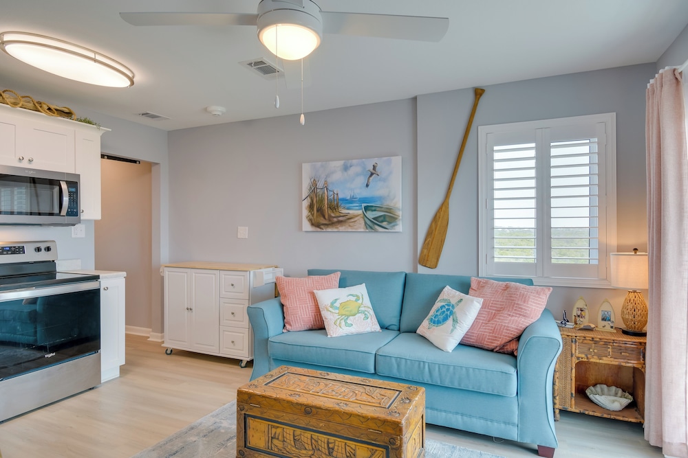 Resort Perks: Gulf Shores Beach inspired Condo - photo 5