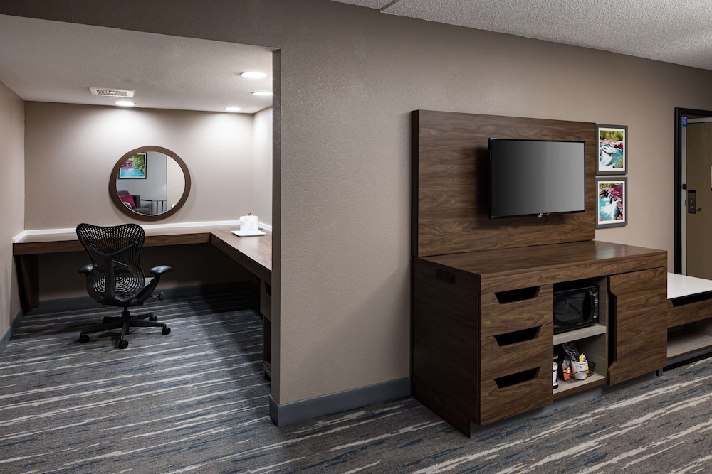 Hampton Inn Bentonville Rogers - photo 17