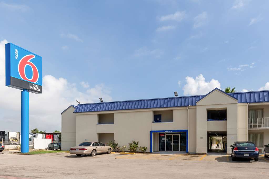 Motel 6 Houston TX East - featured photo