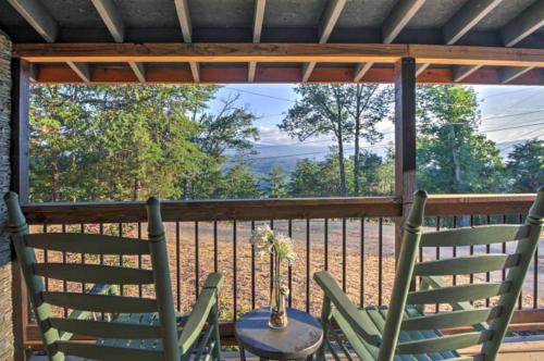 Smoky Mountain Loft Amazing Views Hot Tub 560 FREE tickets each paid day - carbon neutral hotel in Pigeon Forge