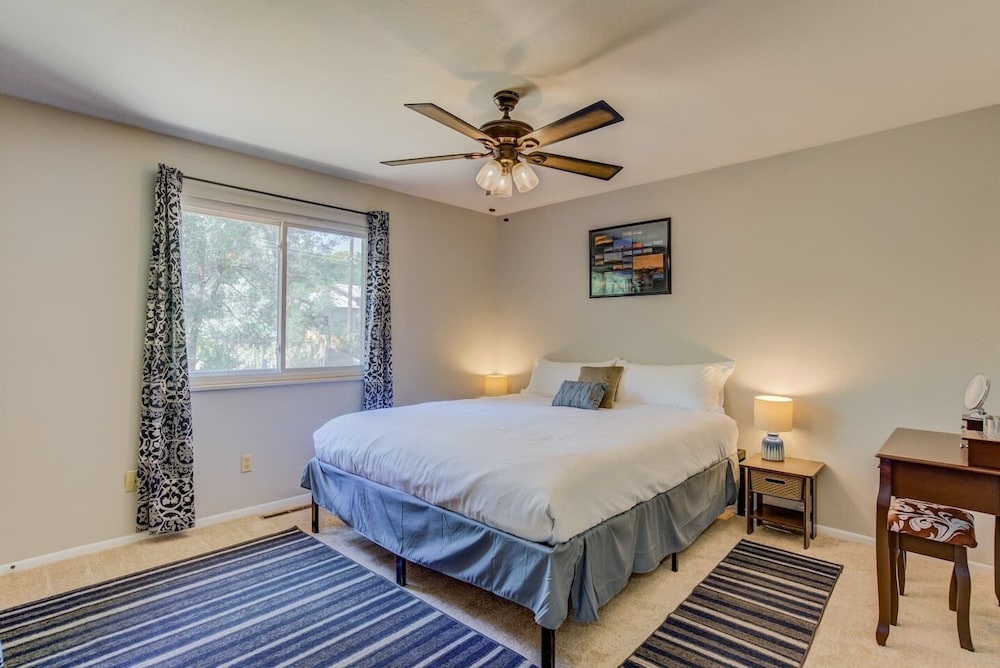 4BR Dog friendly Minutes to Garden of the Gods - photo 6