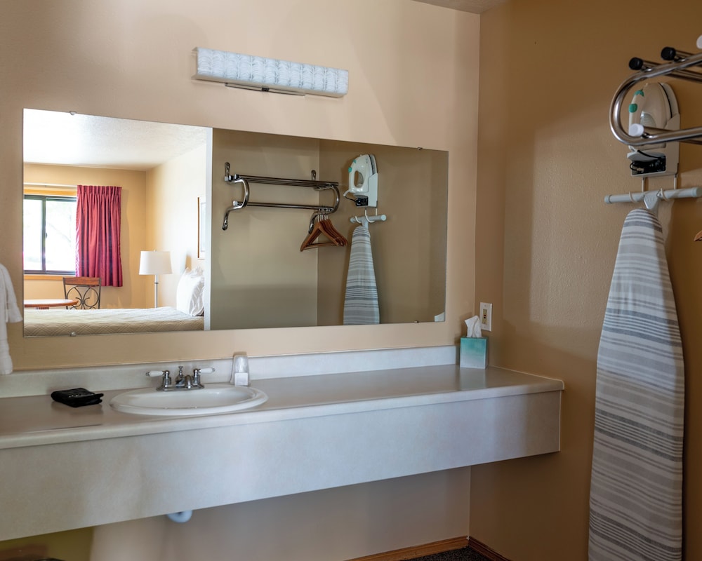 Oregon Trail Inn - photo 16