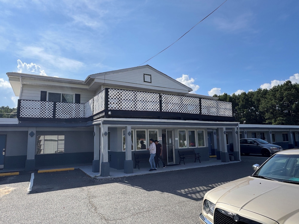 Whispering Pines by Hotel O Whitestone VA - photo 2