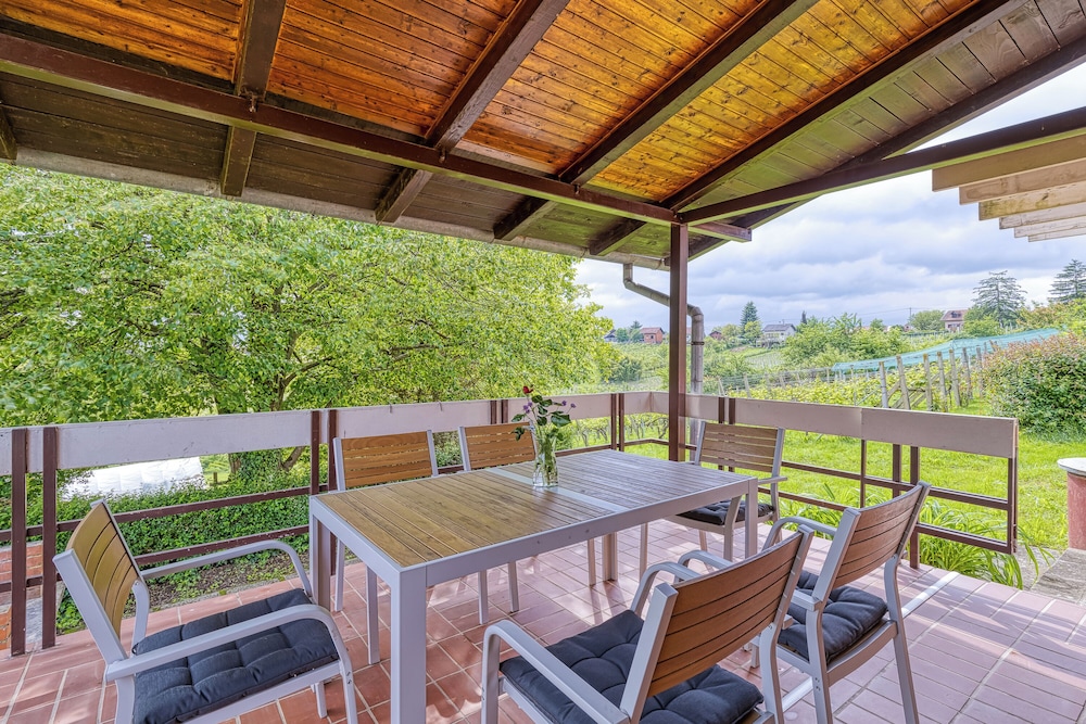 Lovely House Near Zagreb With Terrace — 4-Star Luxury Hotel in Ivanic-Grad, Croatia