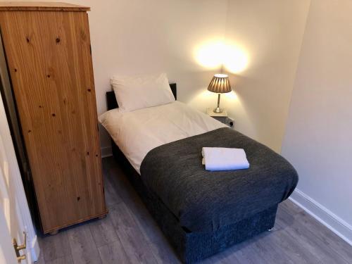 Spare Room Stay - last minute hotel in Edinburgh