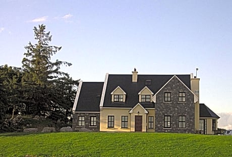 Kinvara Inn B&B — 4-Star Luxury Hotel in Gaillimh, Republic of Ireland