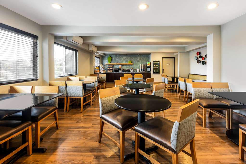 La Quinta Inn & Suites by Wyndham San Diego Mission Bay - photo 27