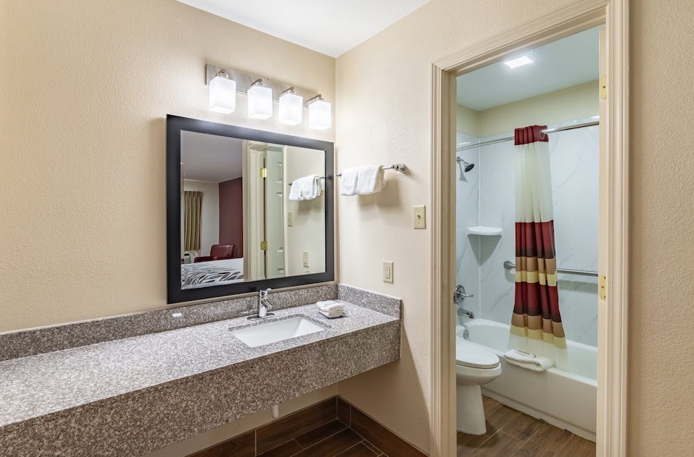 Red Roof Inn Buffalo TX - photo 18