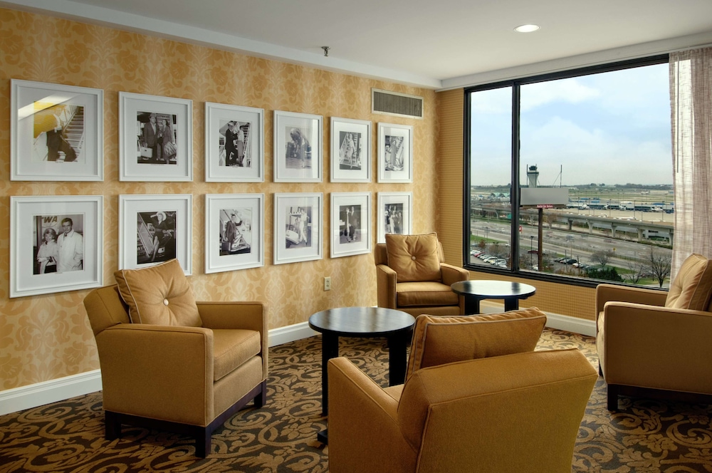 Hilton St. Louis Airport - photo 3