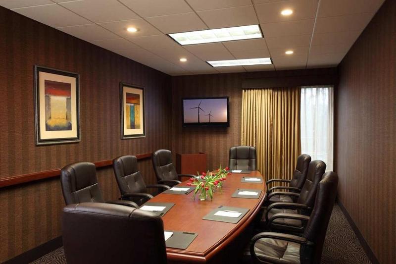 Hampton Inn Atlanta NW Cumberland - photo 40