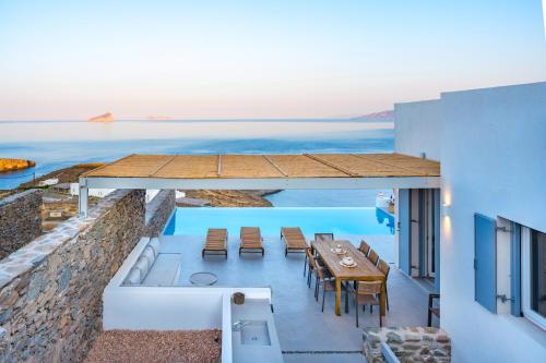 Mz Deep Blue in Kythnos, Greece