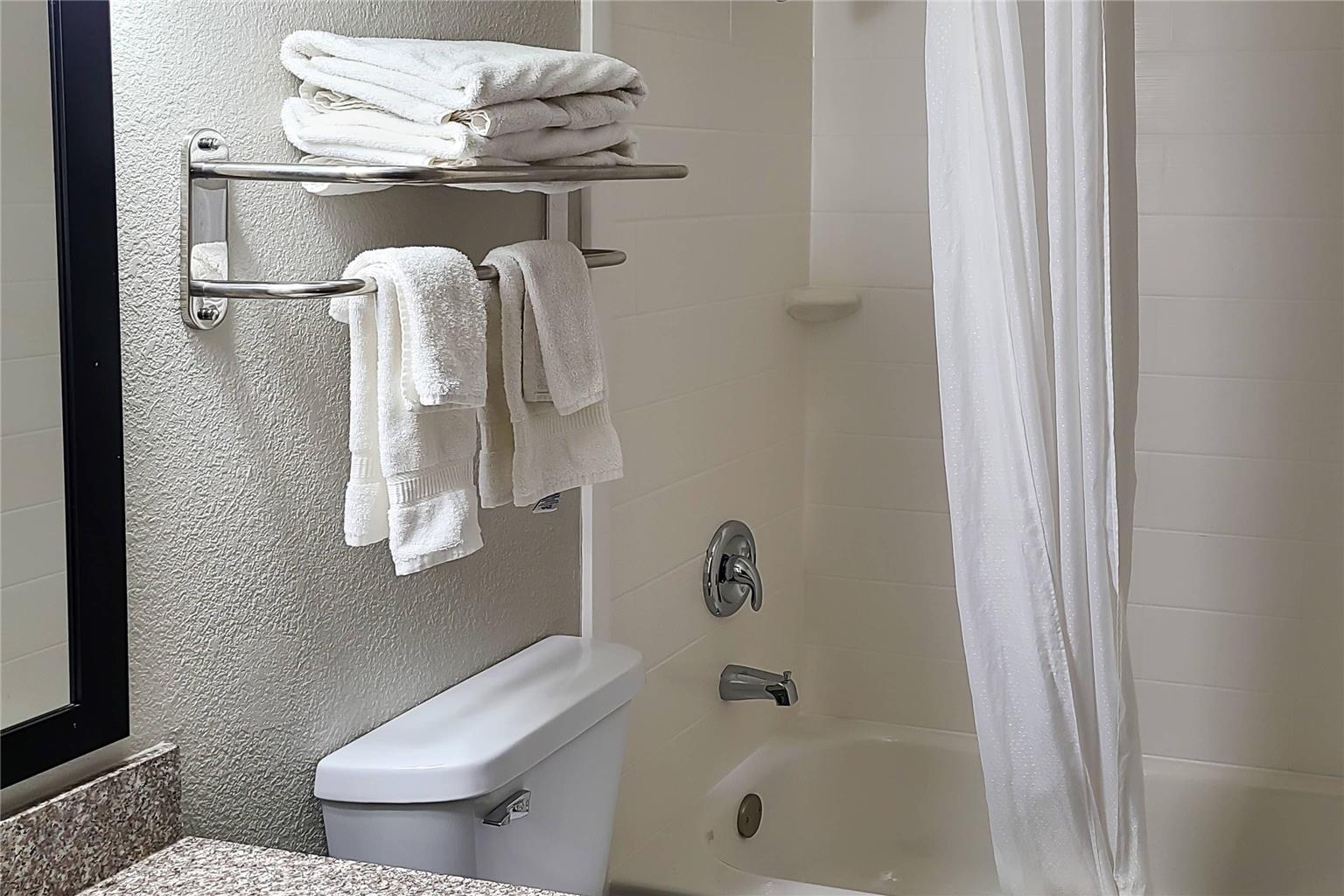 Clarion Pointe Bettendorf Quad Cities - photo 19