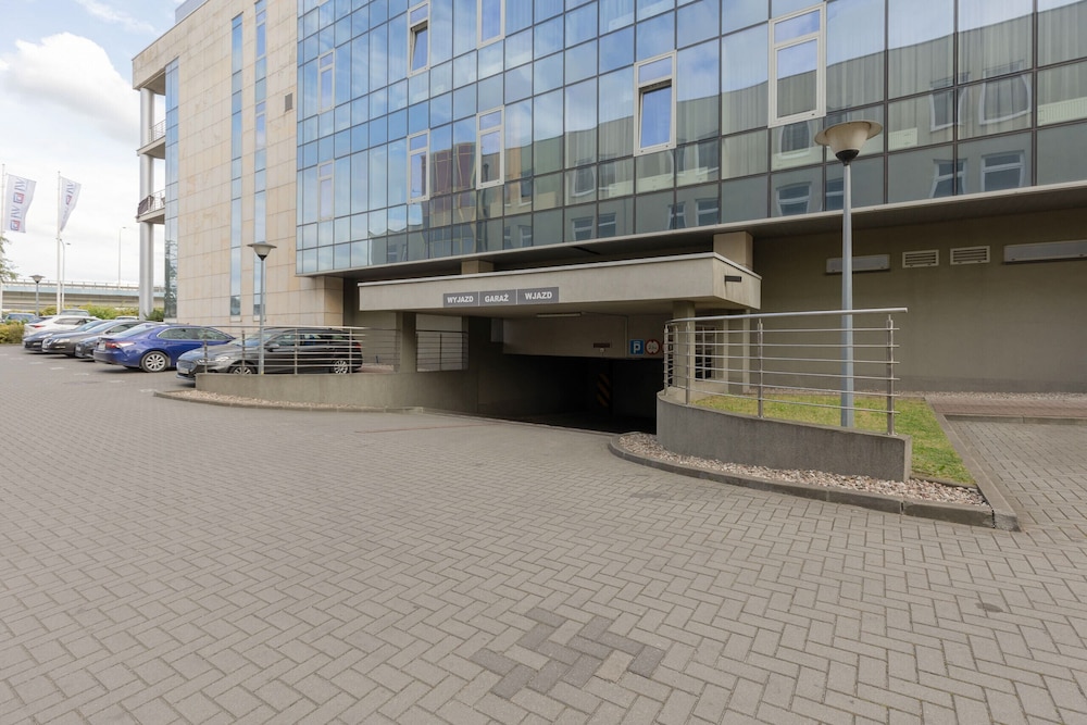 Studio Jerozolimskie 216 with Parking by Noclegi Renters — 4-Star Luxury Hotel in Warsaw, Poland