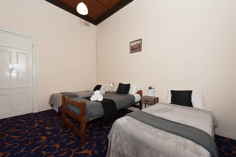 Riverina Hotel — Holbrook — photo 4
