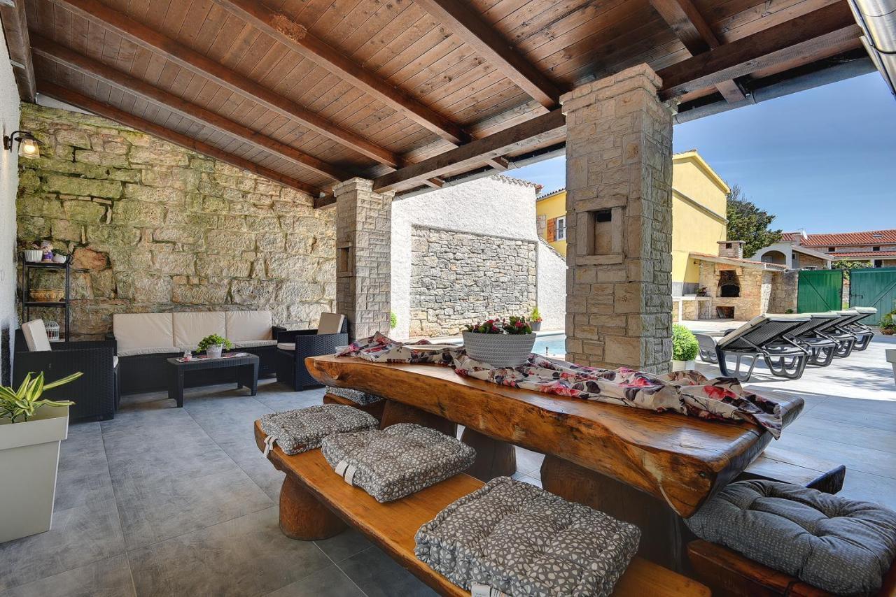 Typisch Istrisches Ferienhaus Mit Privatem Pool Tischfußball Darts Gym — Vodnjan — photo 2