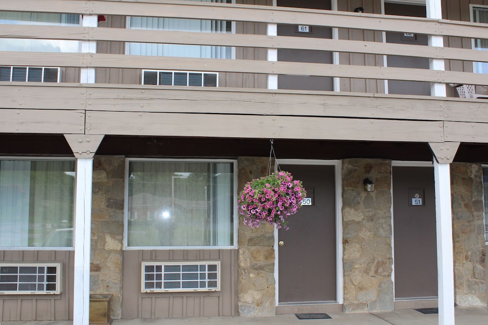 Brown's Motel Aberdeen - photo 37